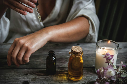 Uleiul de arbore de ceai – soluția naturală pentru un ten curat și un scalp sănătos - Trio Verde